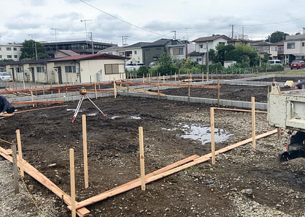 【外観_2】外観は建物の第一印象を決める重要な要素です。複数の方向から見ることで、建物の存在感や周辺との調和、デザインの良さなどがより明確に分かります。お気に入りの建物を見つけてみてください。