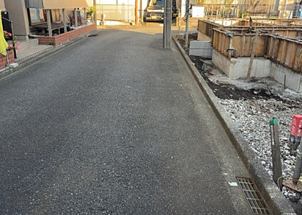 前面道路含む現地写真_2