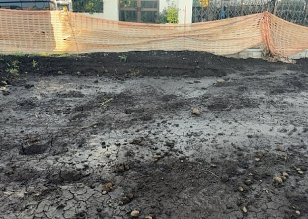 【玄関_2】玄関は、狭すぎると複数人で使いにくく、広すぎても無駄な空間になりがちです。最低2畳を目安にして、家の広さとの兼ね合いや家族の人数を考慮して決めるとよいでしょう。現地を見学して快適な玄関を選びましょう!