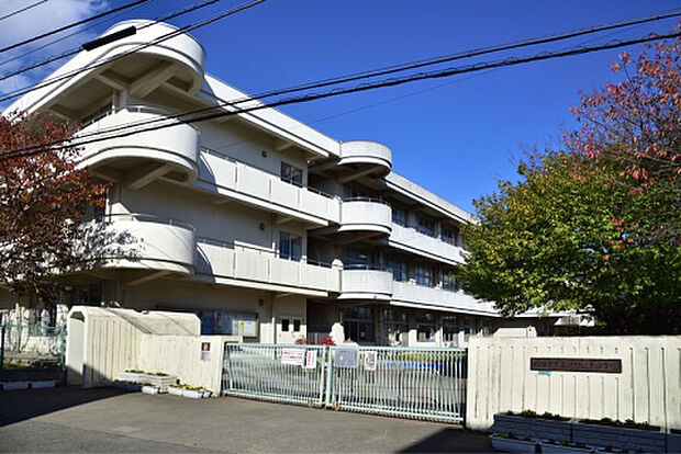 淵野辺東小学校(約1,070m)