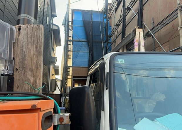【外観_2】外観は建物の第一印象を決める重要な要素です。複数の方向から見ることで、建物の存在感や周辺との調和、デザインの良さなどがより明確に分かります。お気に入りの建物を見つけてみてください。
