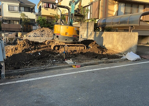 【外観_2】外観は建物の第一印象を決める重要な要素です。複数の方向から見ることで、建物の存在感や周辺との調和、デザインの良さなどがより明確に分かります。お気に入りの建物を見つけてみてください。