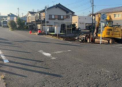 前面道路含む現地写真_3