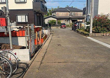 前面道路含む現地写真_2
