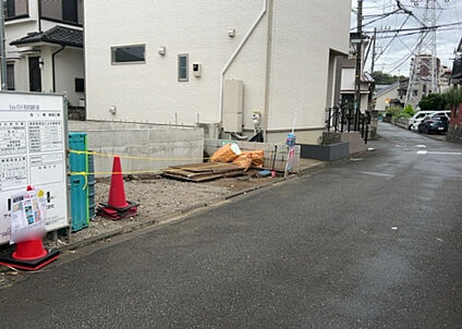 前面道路含む現地写真_3