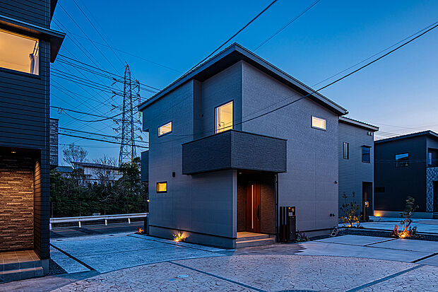 T-5/大型プロジェクト「最終2邸」となりました!有松駅徒歩圏内、イオンタウン有松やFelnaなど、毎日のお買い物に便利なショッピング施設が豊富に揃う生活至便エリア。