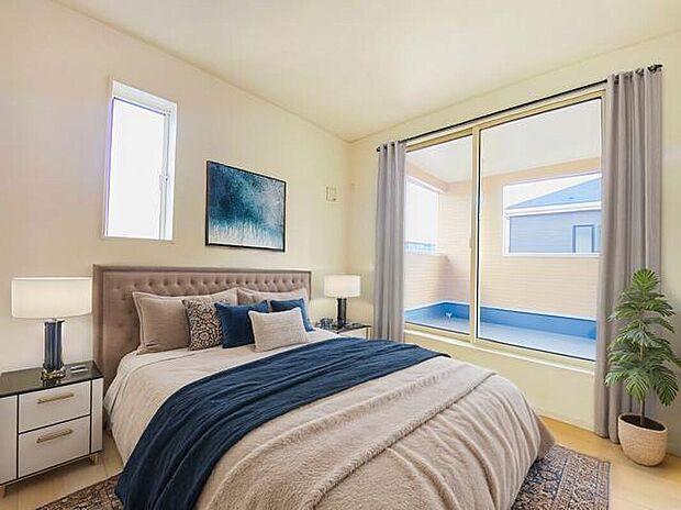 【寝室】ゆったりとした安らげる主寝室。リラックスできる空間で1日の疲れを癒してください。