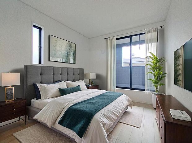 【寝室】ゆったりとした安らげる主寝室。リラックスできる空間で1日の疲れを癒してください。