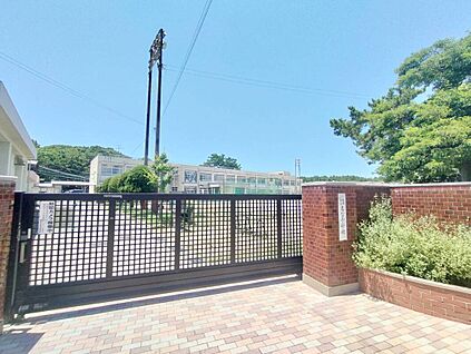 志賀中学校 1342m
