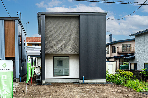 【外観】
2025年6月グランドオープン!機能性とデザイン性を両立した、設計士のアイデアがたっぷり詰まった3LDKが登場です。