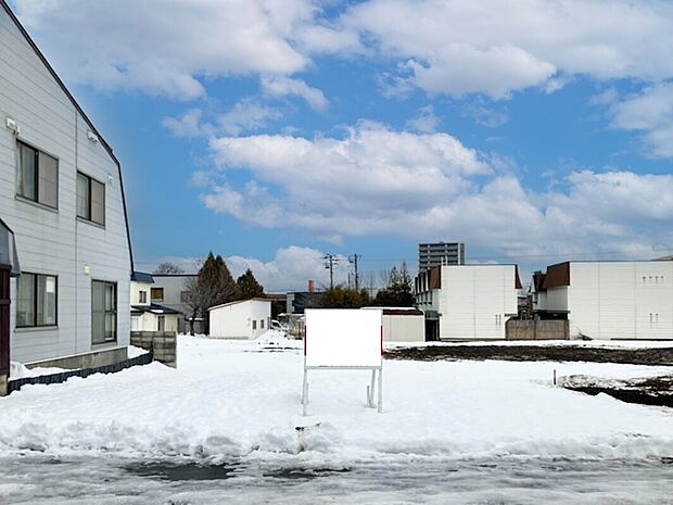 【現地写真】
土地面積約45坪の売地が登場です。東西線「宮の沢」駅まで徒歩約15分、札幌西ICが近く遠出や通勤・通学がしやすい立地です。
（2025年12月撮影）