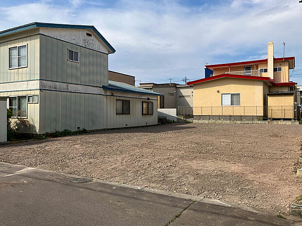 【現地写真】
現在更地につき即お引渡しが可能、お引き渡し後はスムーズに建築をスタートできます。広さの確認や建設後のイメージもしやすいですね。
(2026年5月撮影)