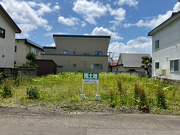 【現地写真】
間口も約12mと広く陽当り、風通しも期待できます。視覚的な広がりも感じ、実際の広さ以上にゆったりとした印象を与えてくれます。
（2026年6月撮影）