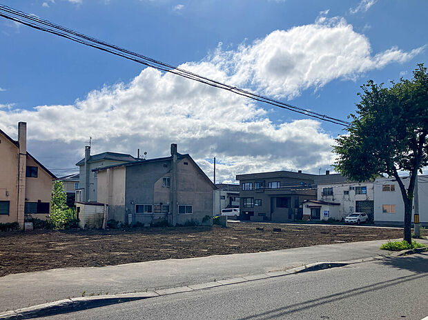 【現地写真】
現在更地につき解体の手間や費用を抑えられ、お引渡し後はスムーズに建築計画を進められます。
（2026年7月撮影）