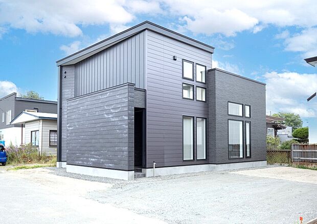 【【外観】】くしろバス「釧路共立病院」停まで徒歩約2分。バスアクセス良好な立地です。