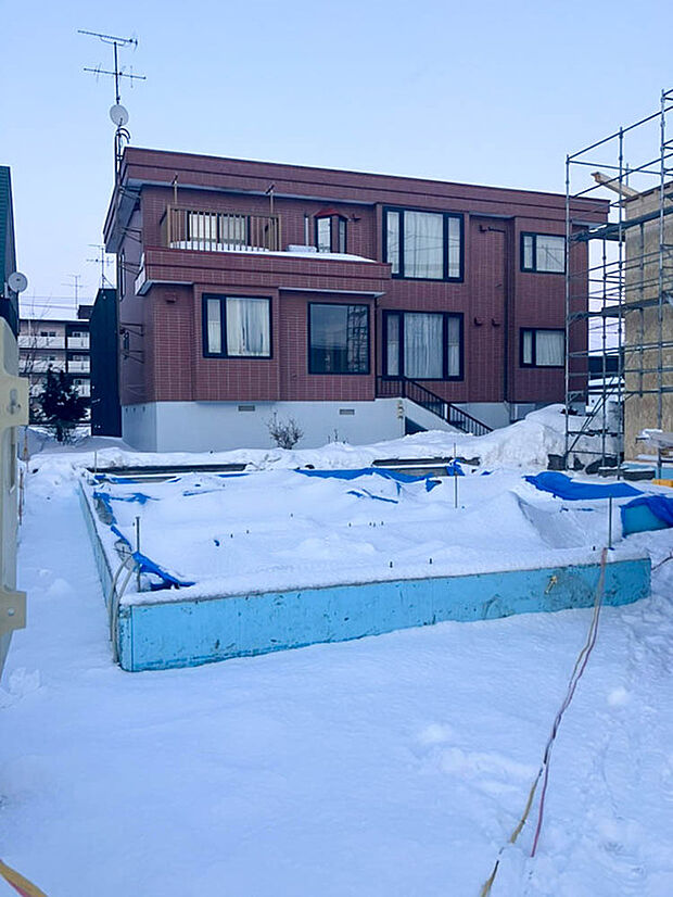 【【2号棟 現地写真】】2026年4月完成予定、お引渡しは5月中旬を予定しております。現在建築中です。完成するのが楽しみですね。
（2026年3月撮影）