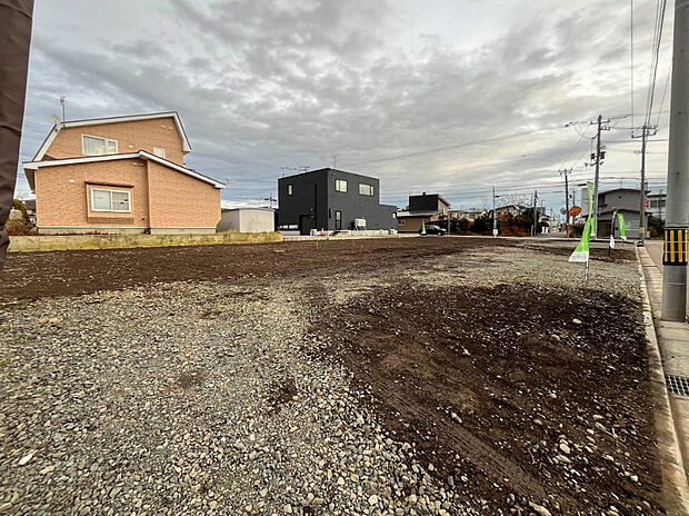 【【2号棟 現地写真】】豊富な収納や回遊動線の間取り設計で、毎日の家事をサポートする家事ラクプランとなっております!
(2026年3月撮影)