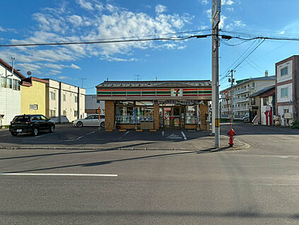 セブンイレブン旭川春光1条店 450m(徒歩6分)