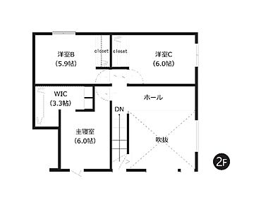 吹抜けから2階ホールへとつながる開放的な設計。空間に広がりをもたらすだけでなく、2階にいるご家族とも自然にコミュニケーションが取れます。 