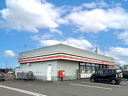 セイコーマート ウトナイ中央店 600m(徒歩8分)