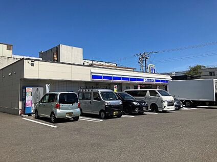 ローソン八軒1東四丁目店 300m(徒歩4分)