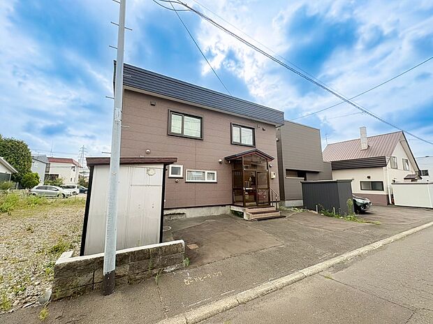 【【現地写真】】中央バス「東苗穂6条3丁目」停まで徒歩約2分とバスアクセスも良好。毎日の通勤やお出掛けもしやすい立地です。
(2026年9月撮影)