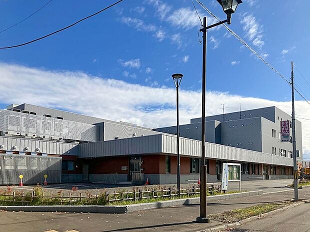 元町北小学校(約860m)