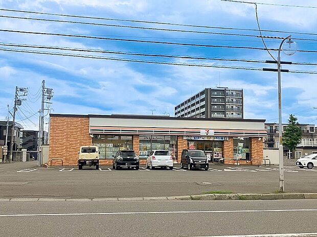 セブンイレブン北26条店(約250m)