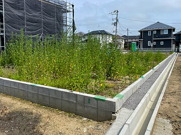 【現地写真】
市営バス「袋原4丁目」停まで徒歩約1分とバスアクセス良好！通勤・通学、お出掛けもしやすい環境です。
（2026年7月撮影）