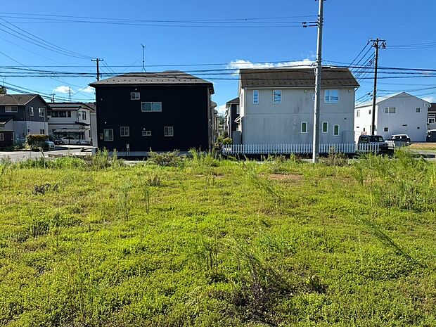 【【現地写真】】建物の配置や間取りの自由度が高い、間口の広い整形地です。敷地を有効活用しやすく、暮らしに合わせた住まいを計画できます。
(2026年10月撮影)