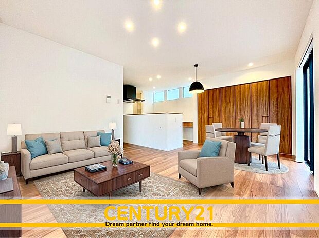 ※家具・CG加工はイメージです。販売価格等には含まれません。
■■憩いのリビング■■
リビングとダイニングの空間機能を活かし、巧みに使い分ける発想が、ライフスタイルに新しいゆとりをもたらします。