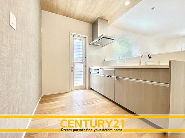 ◆同一建築会社の他現場写真◆
~現地&同一施工会社の完成物件もご案内可能です~