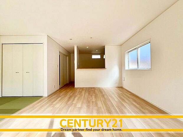 ※家具はCGを合成したものです。
■■憩いのリビング■■
リビングとダイニングの空間機能を活かし、巧みに使い分ける発想が、ライフスタイルに新しいゆとりをもたらします。