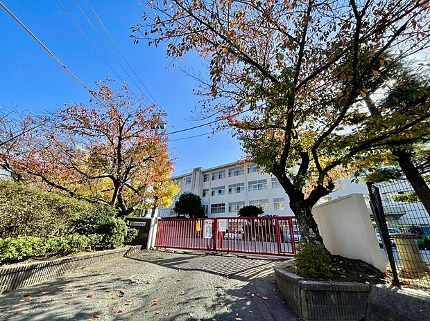 福岡市立筑紫丘中学校（約2,089m）