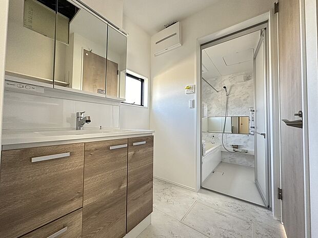 【～「これから見れますか」とお気軽にお問合せ下さい～　】■洗面所■