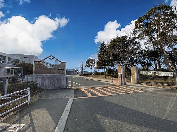 宗像市立赤間小学校(約850m)