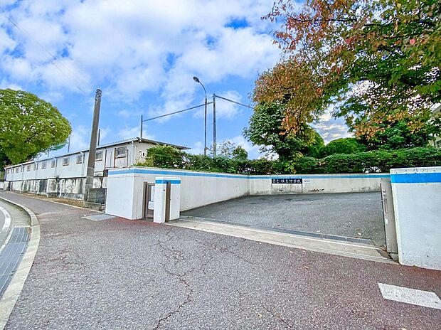 恵町立須恵中学校(約750m)