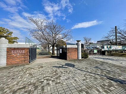 朝倉市立甘木小学校 669ｍ