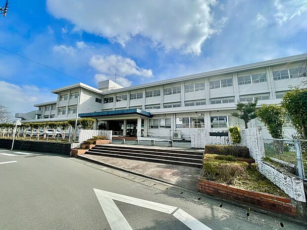 鳥栖市立田代中学校(約1,304m)