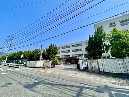 宇美町立桜原小学校 850ｍ