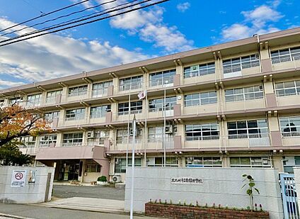 北九州市立白銀中学校 600m