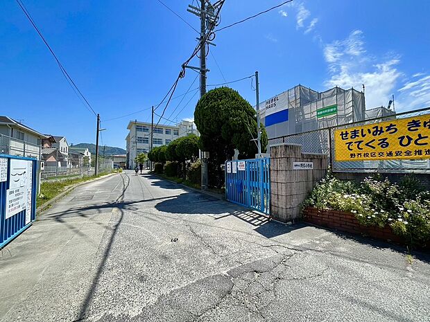 福岡市立野芥小学校（約1,362m）