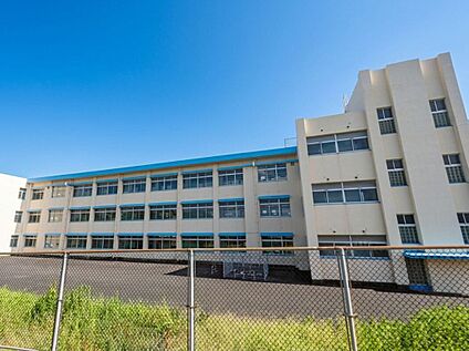 中間市立中間小学校 420m