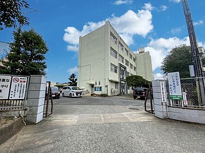福岡市立多々良小学校 900m