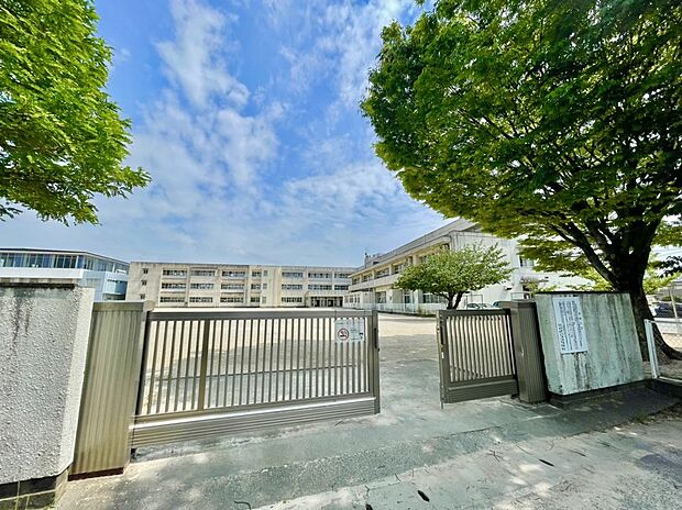 筑紫野市立二日市北小学校(約445m)