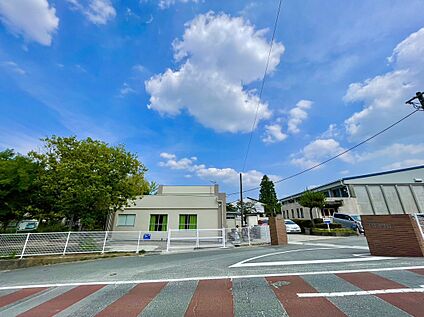 久留米市立上津小学校 392m