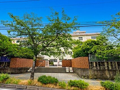 北九州市立八枝小学校 650ｍ