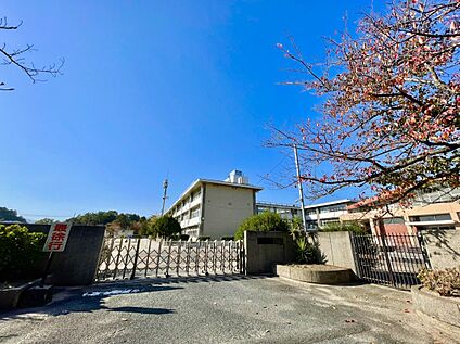 春日市立春日南小学校 954m