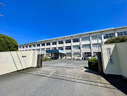 水巻町立伊左座小学校 720m