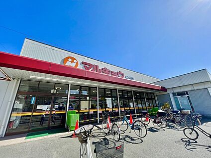 マルキョ ウ板付店  877m